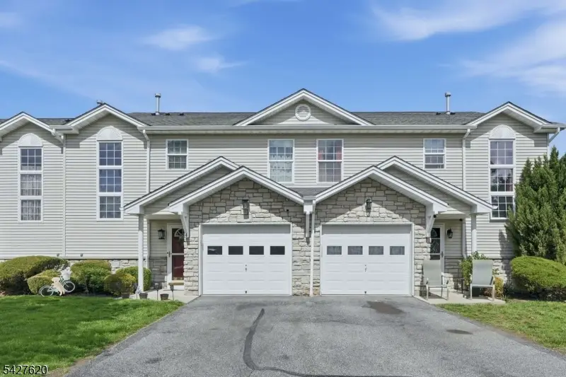 4 Mulberry Ln, Hardyston, NJ 07419 - #2