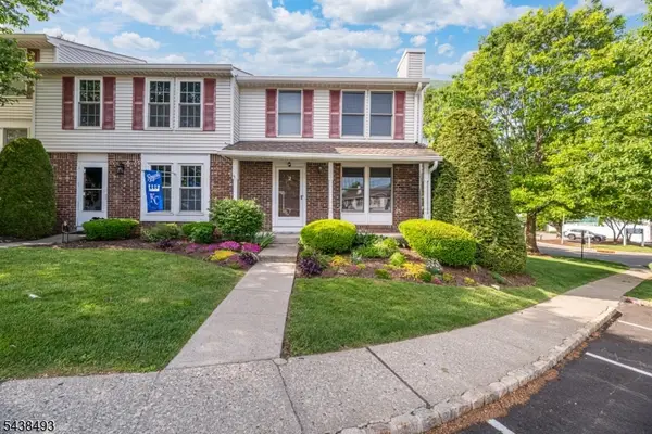 2 Liberty Ln, Franklin Boro, NJ 07416