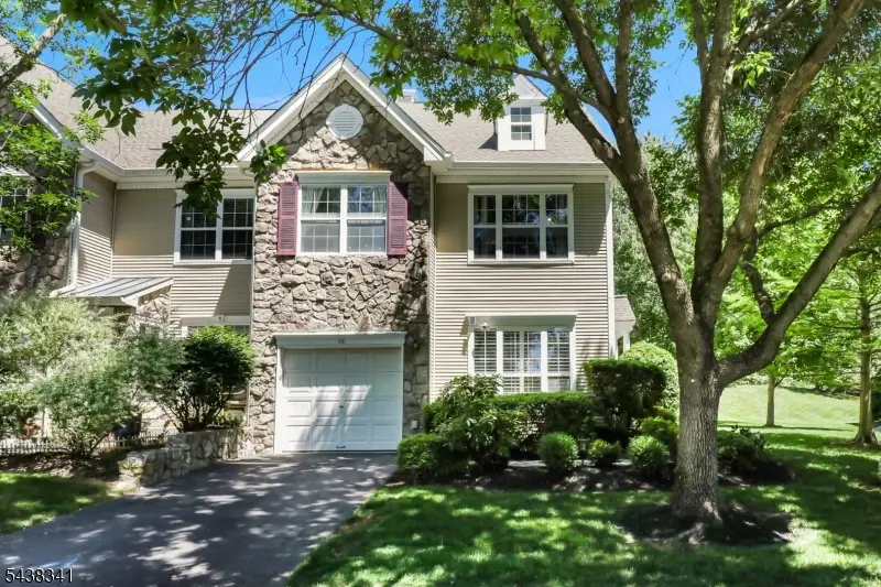10 Raleigh Ct, The Hills, NJ 07920 - #2