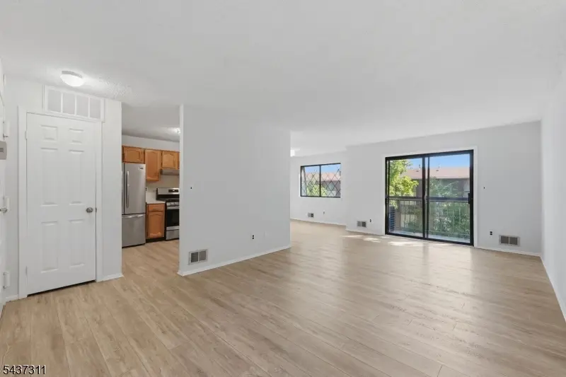 1190 W St Georges Ave, C34 #C34, Linden, NJ 07036 - #3