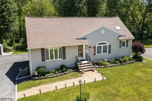 37 Holmes Oval, New Providence Boro, NJ 07974