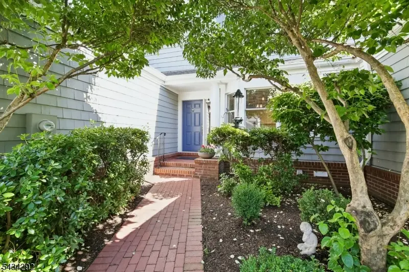 22 Woodcrest Dr, Morris, NJ 07960 - #2