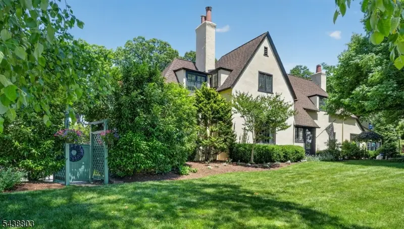 230 Satterthwaite Ave, Nutley, NJ 07110 - #2