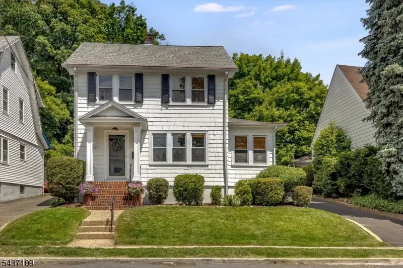 9 Amherst Ct, Maplewood, NJ 07040 - #1