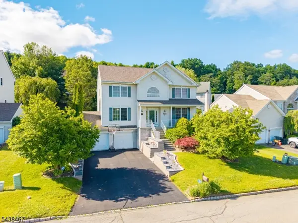 5 Pegasus Pl, Washington Twp., NJ 07840