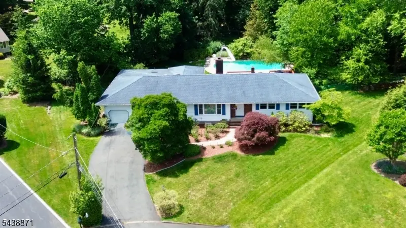 615 Lamanna Dr, River Vale, NJ 07675 - #1