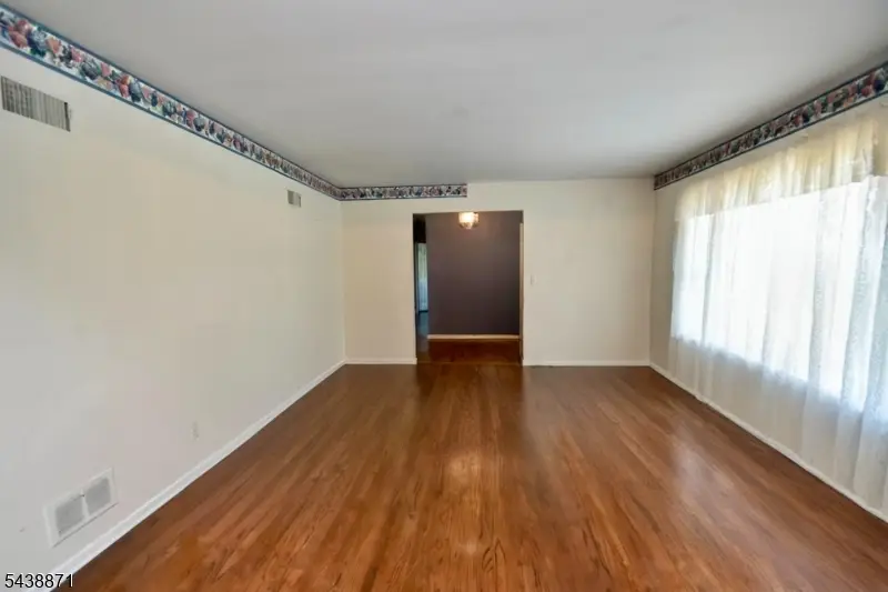 615 Lamanna Dr, River Vale, NJ 07675 - #3