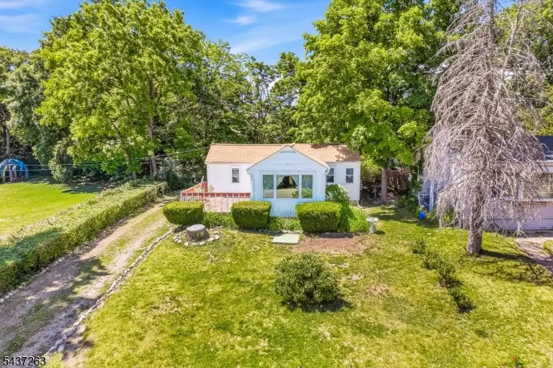 54 Summit Dr, Wantage, NJ 07461 - #1