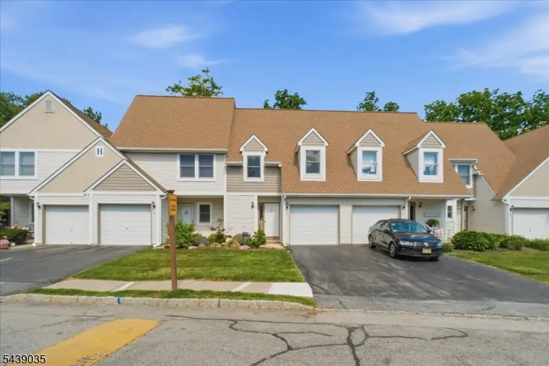 17 Heritage Ln, Hamburg, NJ 07419 - #2