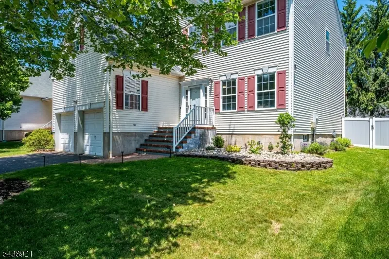 49 Wexford Way, Bradley Gardens, NJ 08807 - #3