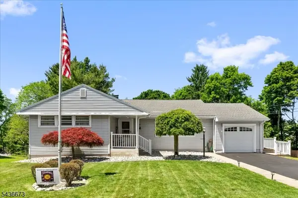 62 New St, Hampton Boro, NJ 08827