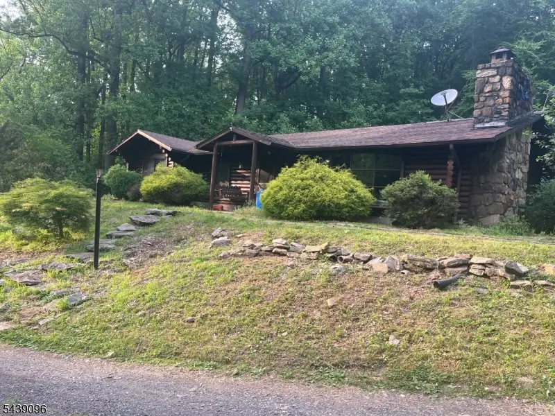 7 Derry Run Ln, Lebanon, NJ 08826 - #1