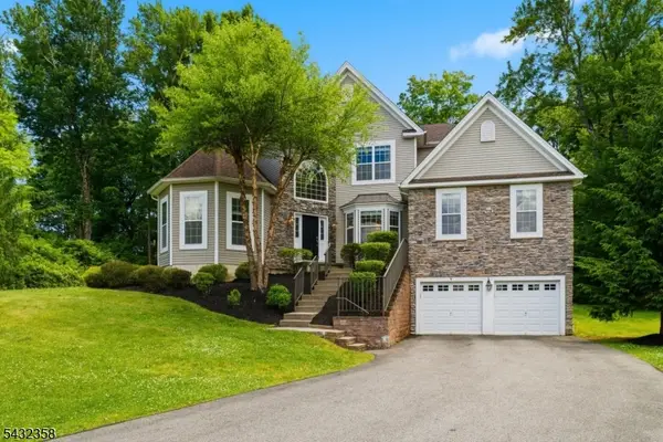 8 Fields Way, Mount Olive Twp., NJ 07828