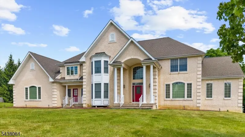 12 Manchur Ct, Raritan, NJ 08822 - #2
