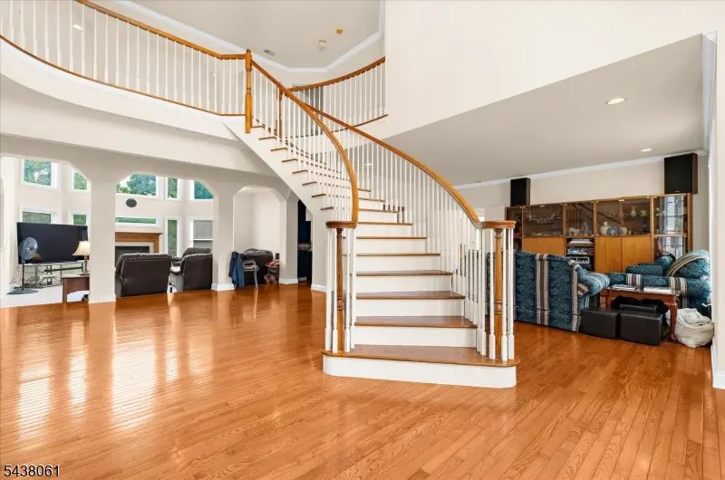 12 Manchur Ct, Raritan, NJ 08822 - #3