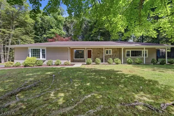 261 Eyland Ave, Roxbury Twp., NJ 07876