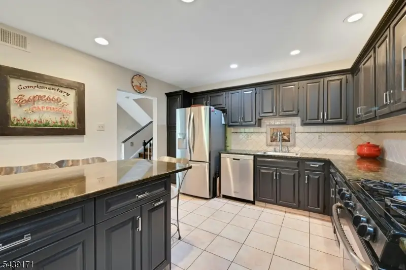 211 Yorktowne Ct, Washington, NJ 07676 - #2