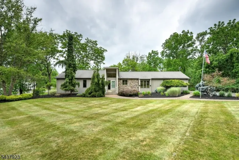 1 Hendrick Rd, Readington, NJ 08822 - #3