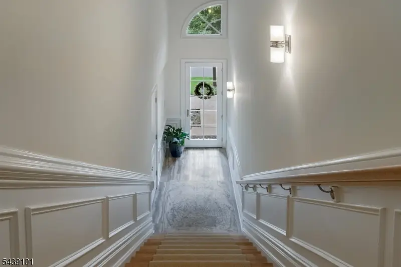 10 Schmidt Cir, Watchung, NJ 07069 - #2