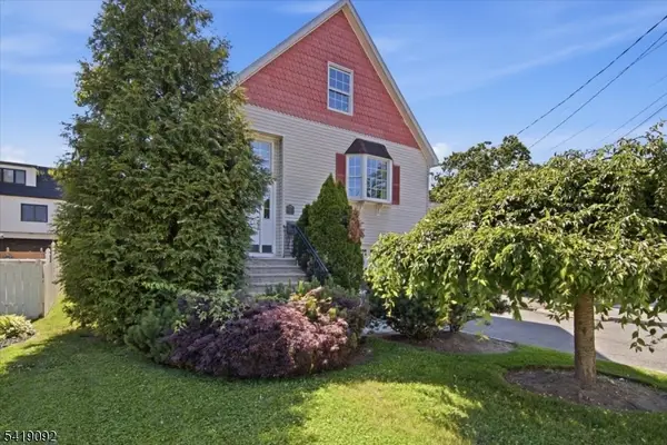 7 Strickland Ave, Little Falls Twp., NJ 07424