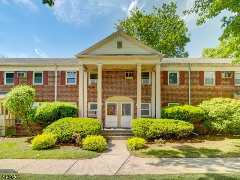 500 S Center St #E11, Orange, NJ 07050 - #1