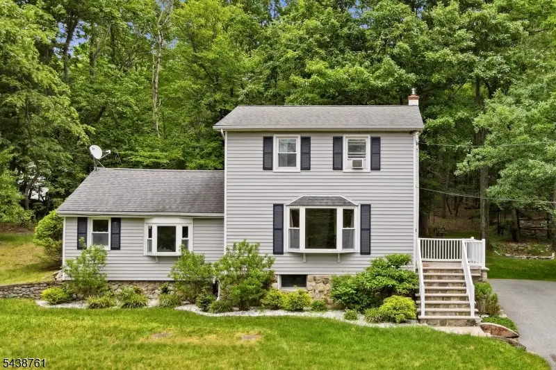312 Lakeview Dr, Hampton, NJ 07860 - #1