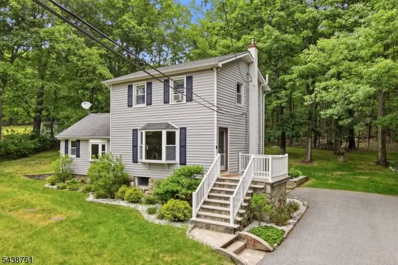 312 Lakeview Dr, Hampton, NJ 07860 - #2