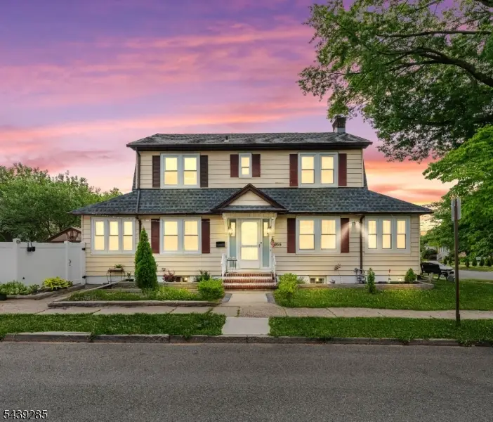 955 Hamilton St, Rahway, NJ 07065 - #1
