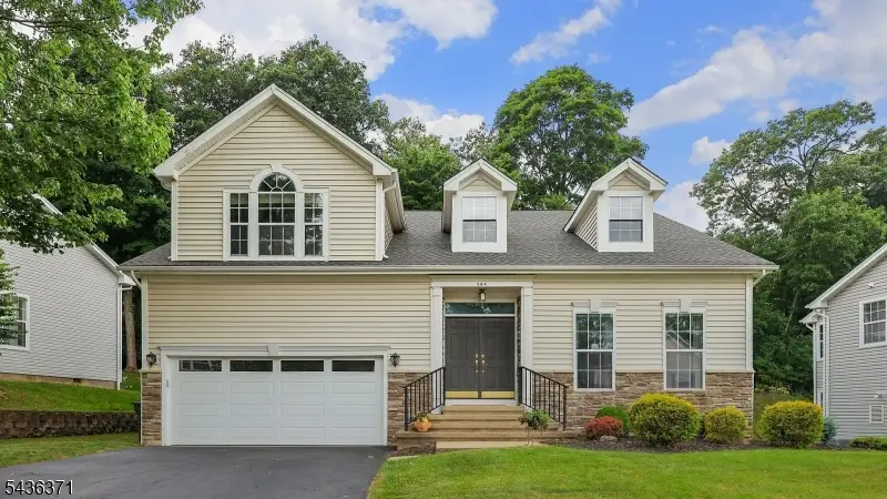 184 Smoke Rise Rd, The Hills, NJ 07920 - #1