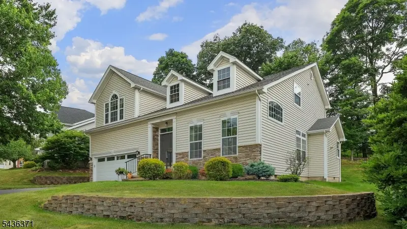184 Smoke Rise Rd, The Hills, NJ 07920 - #2