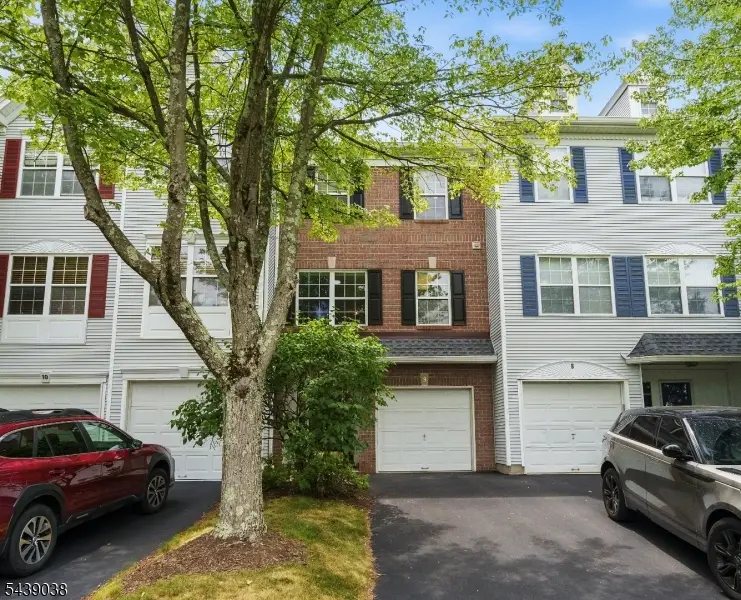 9 Knox Ct., The Hills, NJ 07920 - #1