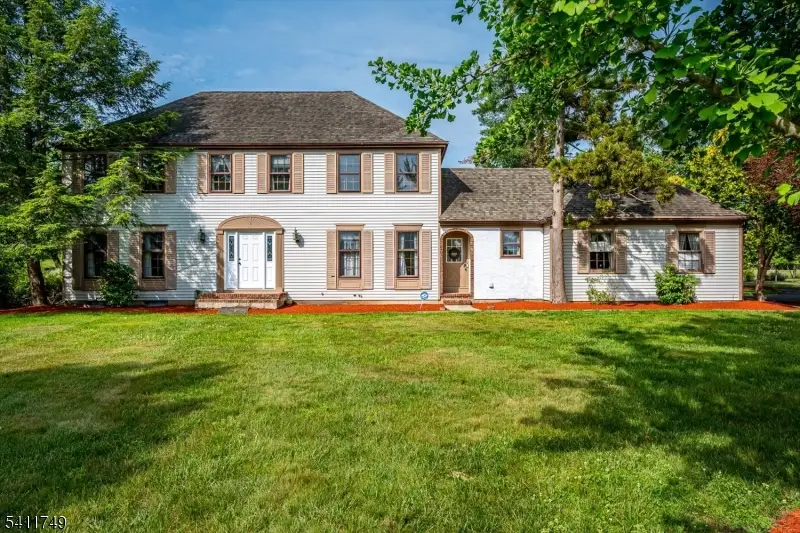 19 Arrowhead Dr, Neshanic Station, NJ 08853 - #1