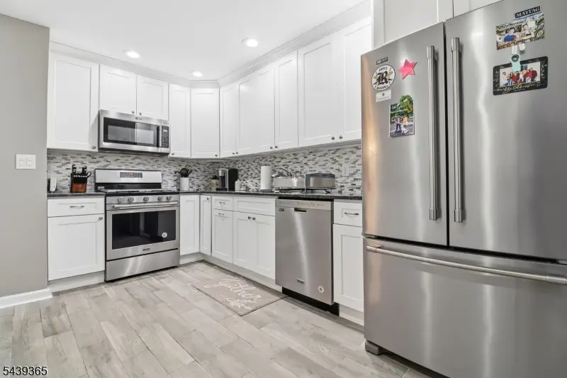9 Shelley Pl, Morris, NJ 07960 - #3