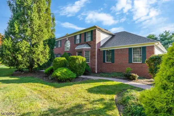 6 Pinewood Lane, Warren Twp., NJ 07059