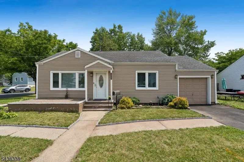 1983 Barnett St, Rahway, NJ 07065 - #1