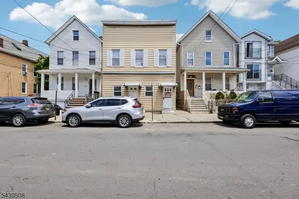 523 Franklin St, Elizabeth City, NJ 07206