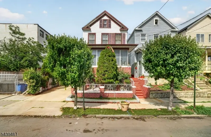 79 E Jersey St, Elizabethport, NJ 07206 - #1