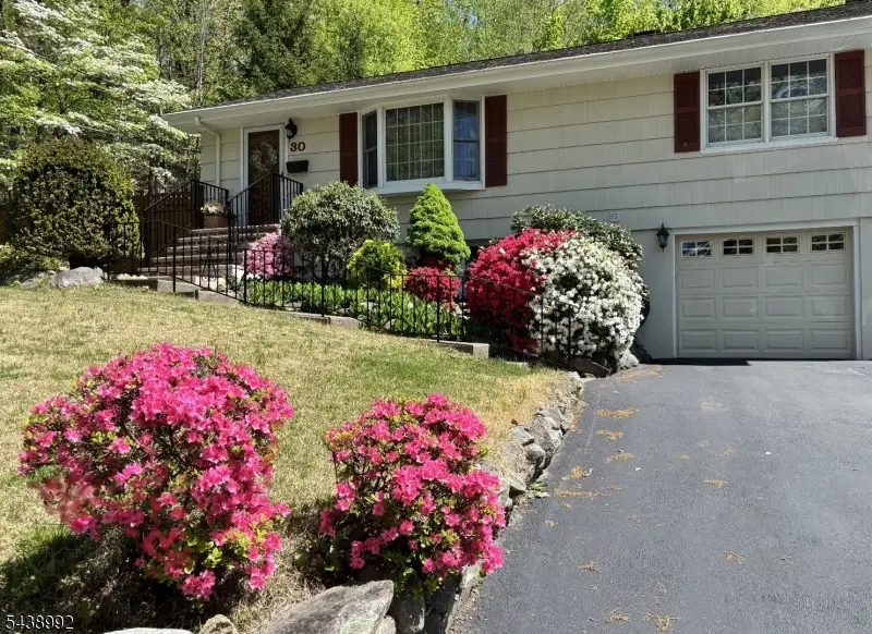 30 Knolls Rd, Bloomingdale, NJ 07403 - #2