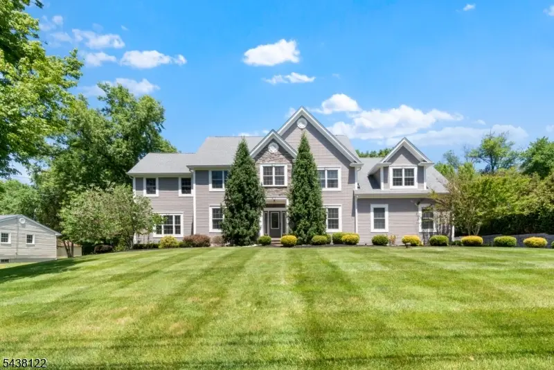 24 Claire Dr, Green Knoll, NJ 08807 - #1