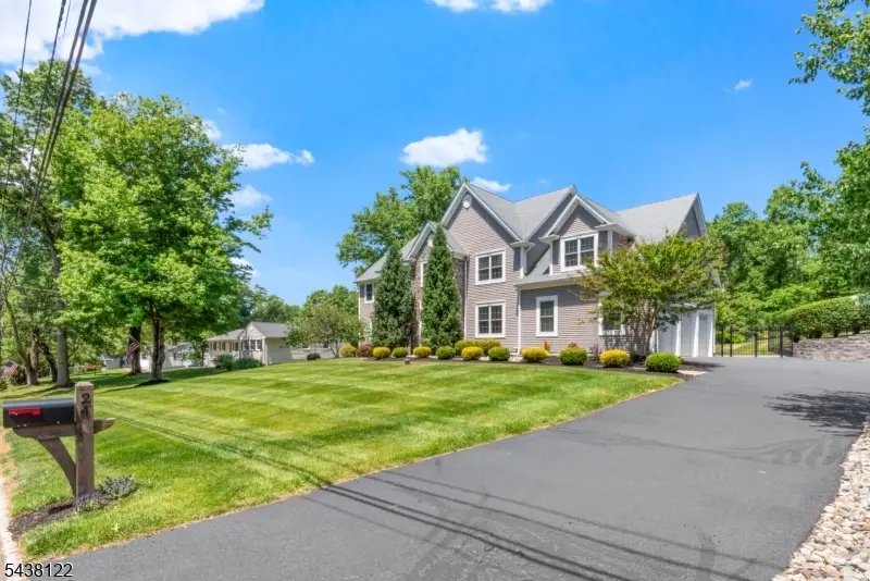 24 Claire Dr, Green Knoll, NJ 08807 - #2