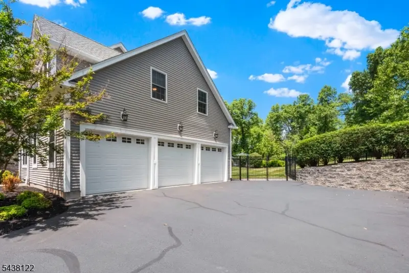 24 Claire Dr, Green Knoll, NJ 08807 - #3