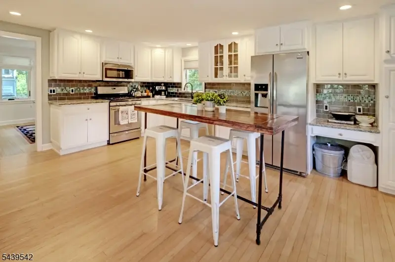 10 Meadow Rd, Chatham, NJ 07928 - #3