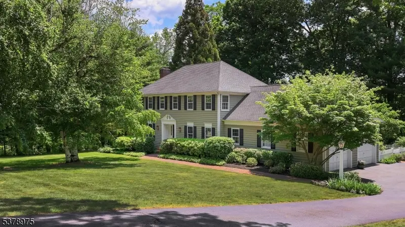 35 Rolling Hill Rd, Bernardsville, NJ 07924 - #1