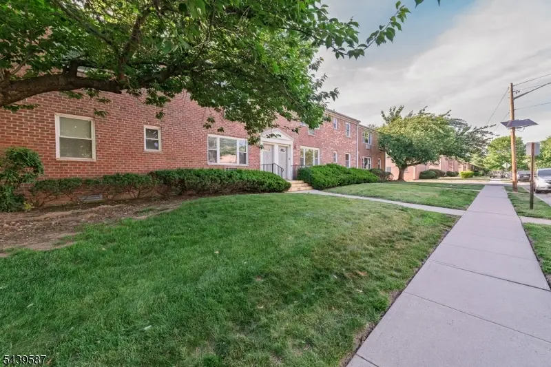 42 York Drive, Edison, NJ 08817 - #1