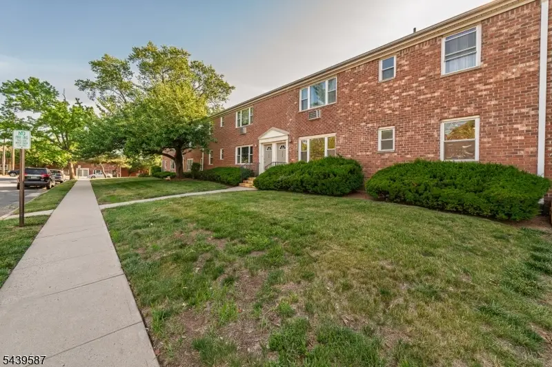42 York Drive, Edison, NJ 08817 - #3