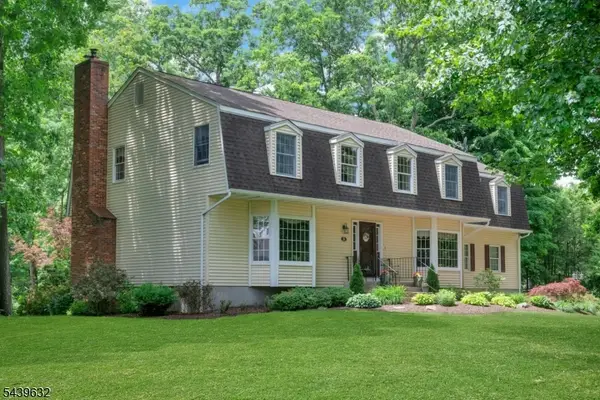 20 Lark Ln, Jefferson Twp., NJ 07438