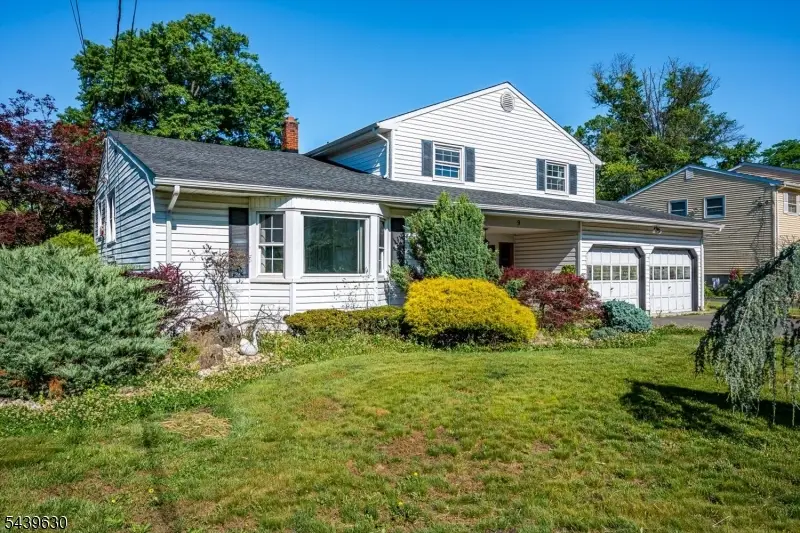 9 Annette Dr, Edison, NJ 08820 - #2