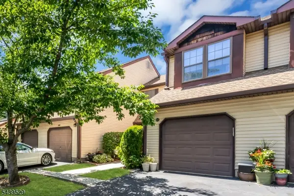 107 Bayberry Dr, Franklin Twp., NJ 08873