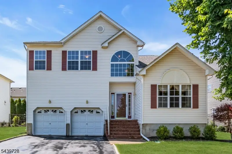 17 Okeefe Rd, Bradley Gardens, NJ 08807 - #1