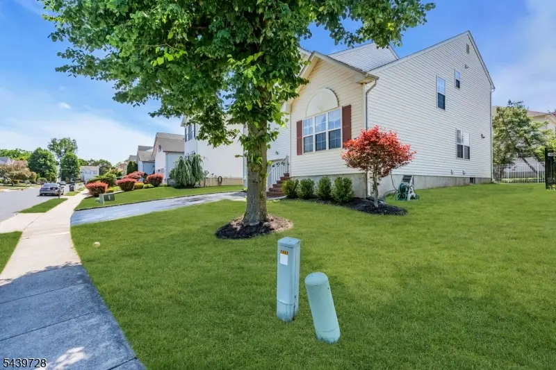 17 Okeefe Rd, Bradley Gardens, NJ 08807 - #3